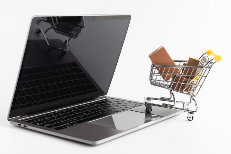 Read more about the article Como se preparar para o crescimento do e-commerce B2B investindo em pagamentos digitais?